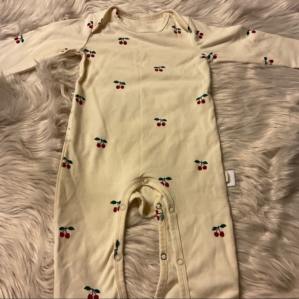 Cherry romper baby clothing - Picture 2 of 2